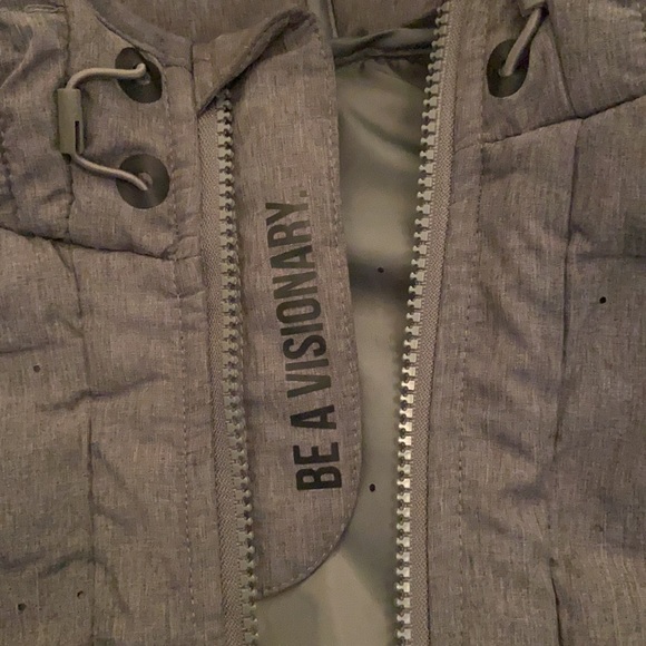 Gymshark Hooded Puffer Vest LIKE NEW. No flaws. - Picture 3 of 5